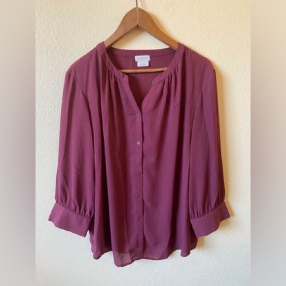 Maroon Van Heusen blouse. Worn three times and very comfortable! - Picture 2 of 4